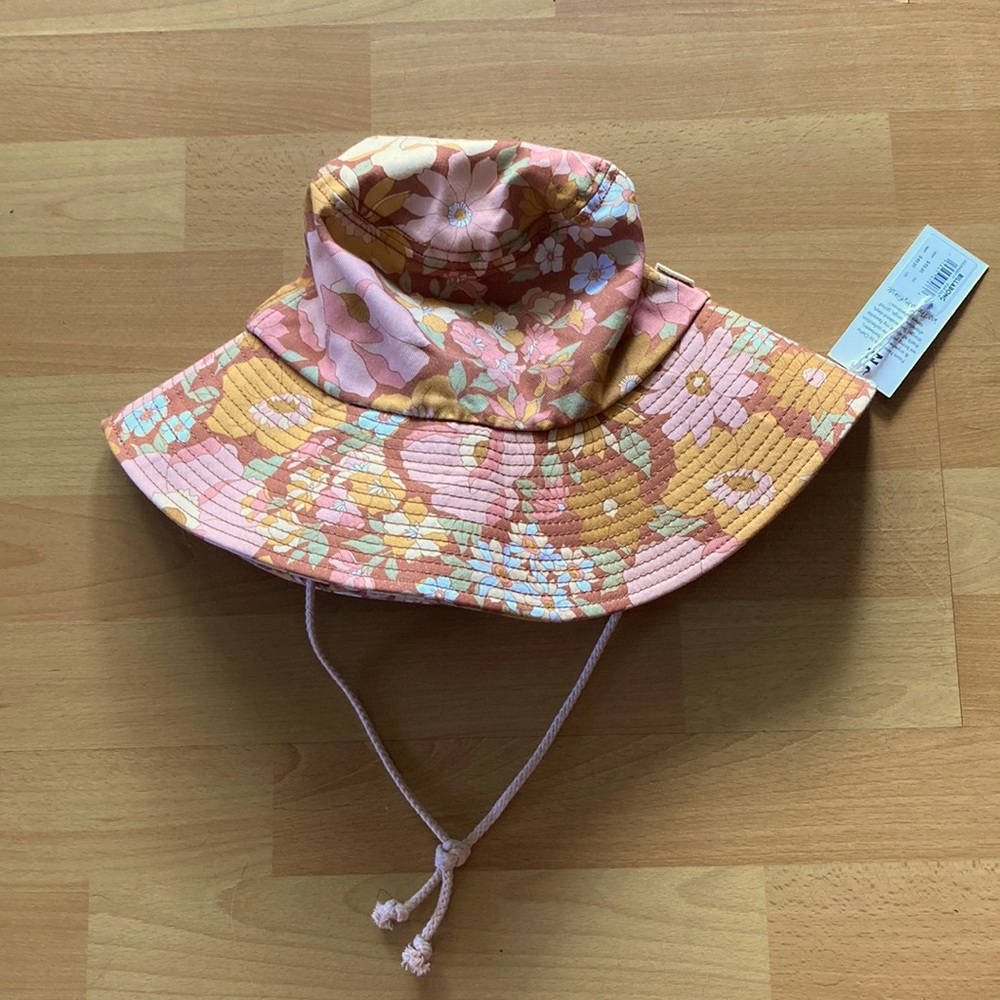 Billabong x the salty blonde bucket hat NWT